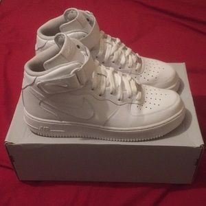 Nike Air Force 1 “Mid” 9